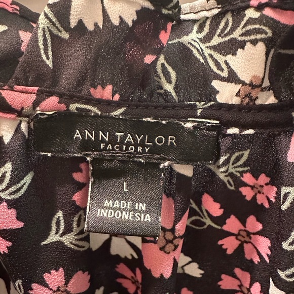 EUC 3 for $20 ANN TAYLOR FLORAL TIE TOP SZ LARGE - Picture 2 of 6